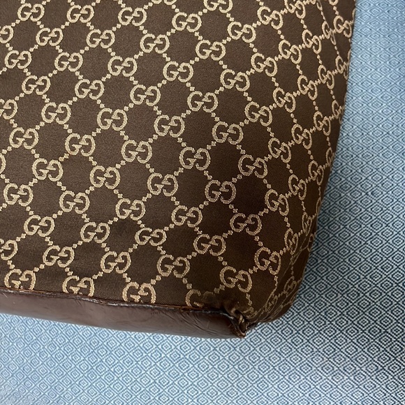 Authentic Gucci Large Canvas Bucket Tote Bag - Picture 13 of 16